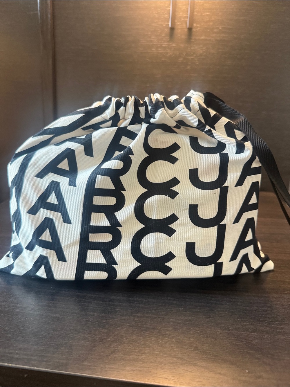 MARC JACOBS The Wild Daisy the Beauty Bag - Picture 7 of 7